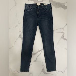 FRAME JEANS!!!  Le Skinny De Jeanne Jeans